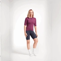 Italian Plum Essentials TEAM Women's Jersey 7 Italian Plum Essentials TEAM Women's Jersey -Vêtements De Sport 21.10.20 BSC ESSENTIAL jersey plum V1 0005