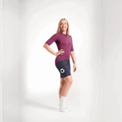 Italian Plum Essentials TEAM Women's Jersey 8 Italian Plum Essentials TEAM Women's Jersey -Vêtements De Sport 21.10.20 BSC ESSENTIAL jersey plum V1 0009