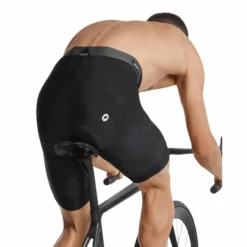 Assos Black Mille GT Men's Half Short C2 7 Assos Black Mille GT Men's Half Short C2 -Vêtements De Sport 4 028a0f13 b377 49b6 bf09 5c7b8a236ab8