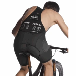 Assos Black TRAIL Liner Bib Shorts -Vêtements De Sport 4 d4f41b3a 1378 446d bcb2 9e483435ab58