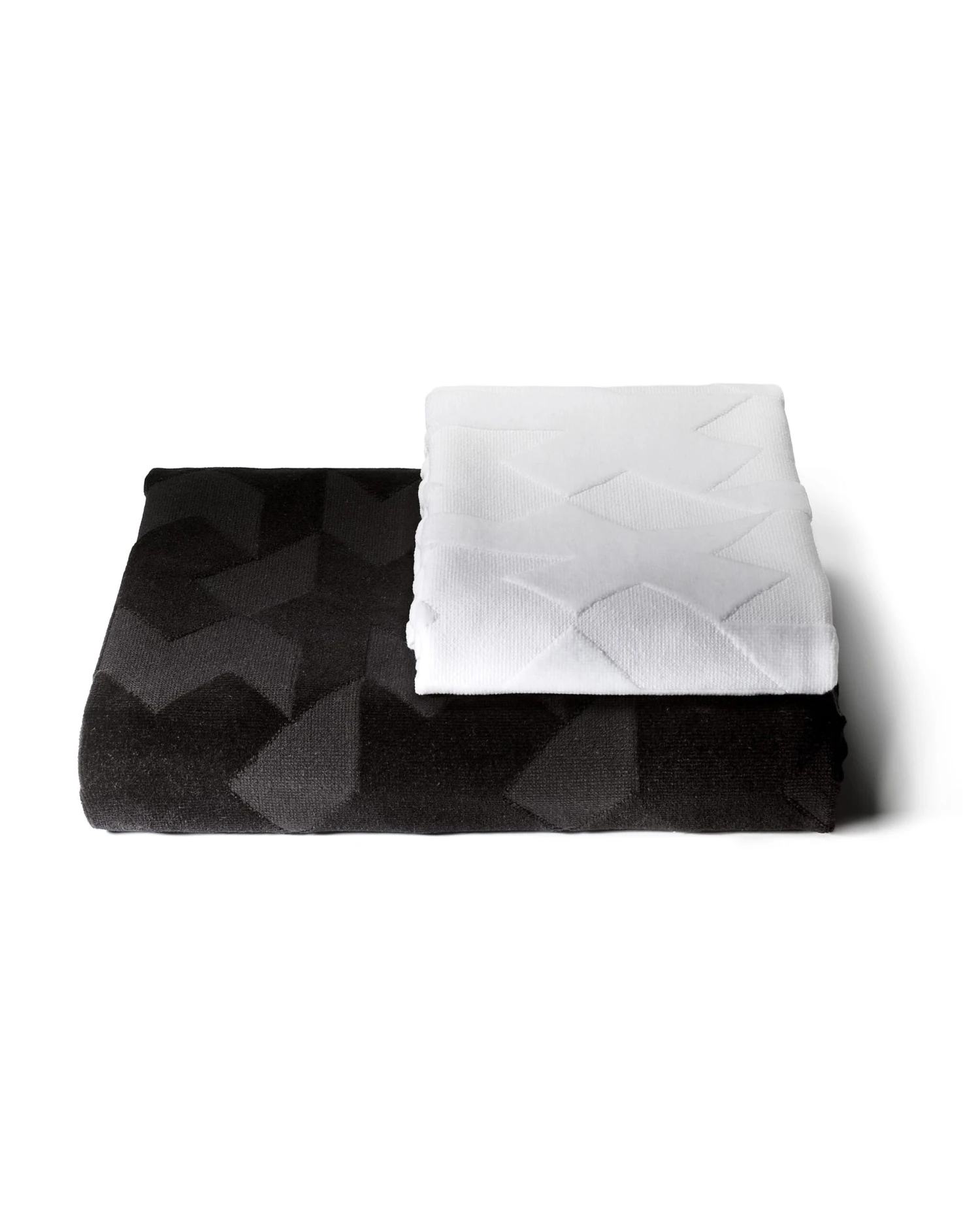 Assos Black & White Towel Set 1 Assos Black & White Towel Set