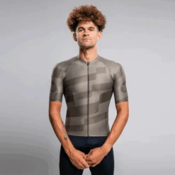 Men's Essentials TOUR Jersey 2.0 - Sand