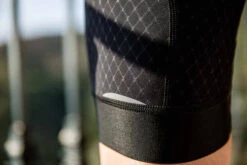 Black Sprinteur Men's Bib 12 Black Sprinteur Men's Bib -Vêtements De Sport PelotonDeParis Sprinteur Black Men CyclingBib Detail1 VeloVeloSingapore