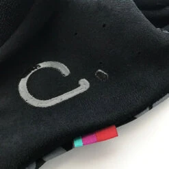 Navy Race Glove -Vêtements De Sport Velocio RaceGlove Black CyclingAccessories Detail VeloVeloSingapore 02ba7c30 9618 415e 8ee6 29cbeec85332