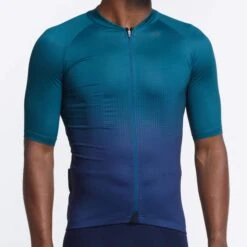 Deep Sea Halftone Ultralight Men's Jersey 5 Deep Sea Halftone Ultralight Men's Jersey -Vêtements De Sport mens halftone jersey deepsea front 2000x 8e5b3933 756a 4c37 b2df 4a01e4e49423